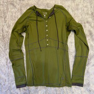 Mountain Hard Wear Green Long Sleeve Medium
